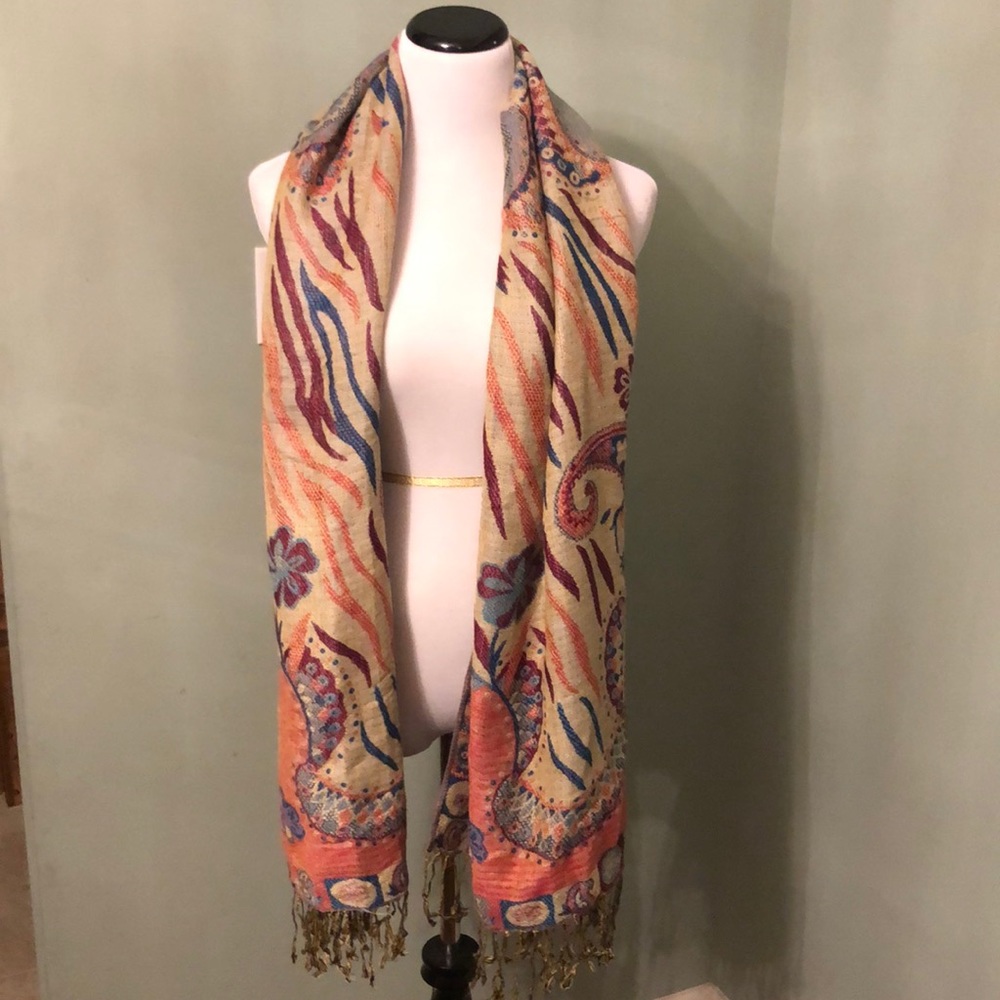 Woman’s scarf